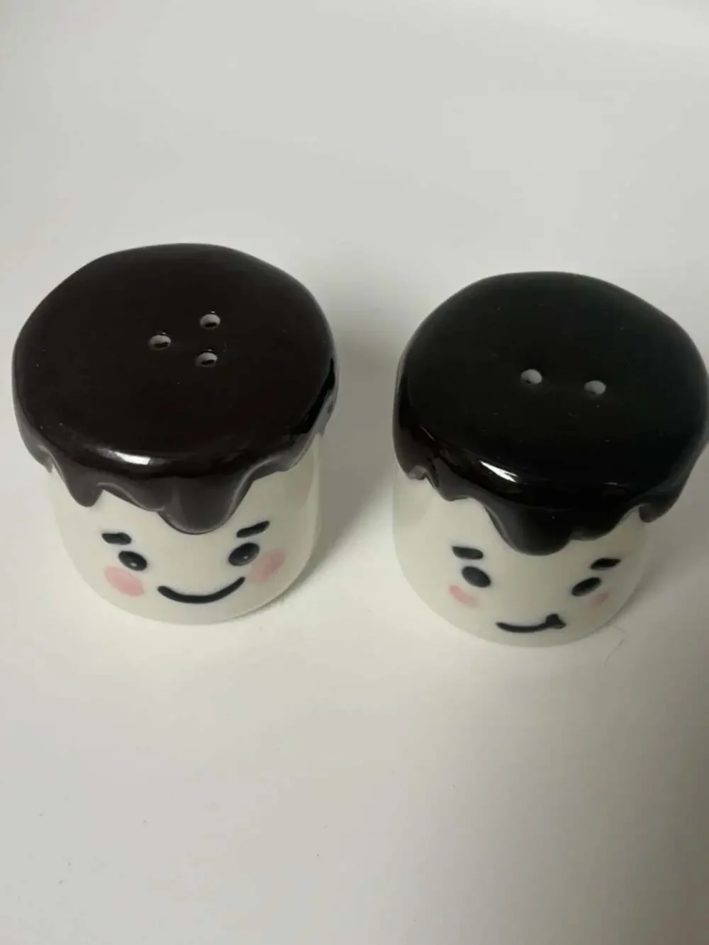 S’mores Salt And Pepper Shakers 2”x2”